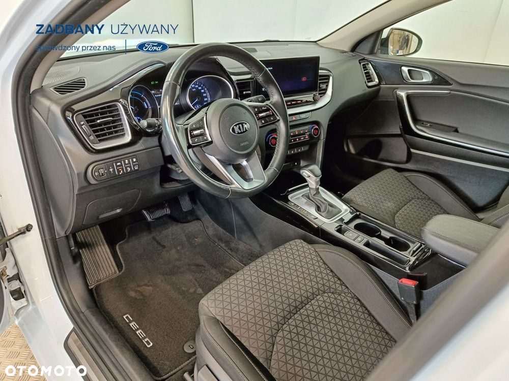Kia Ceed 1.6 GDI PHEV L DCT - 11