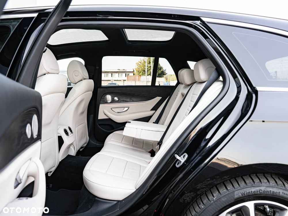 Mercedes-Benz Klasa E 220 d T 9G-TRONIC Exclusive - 28