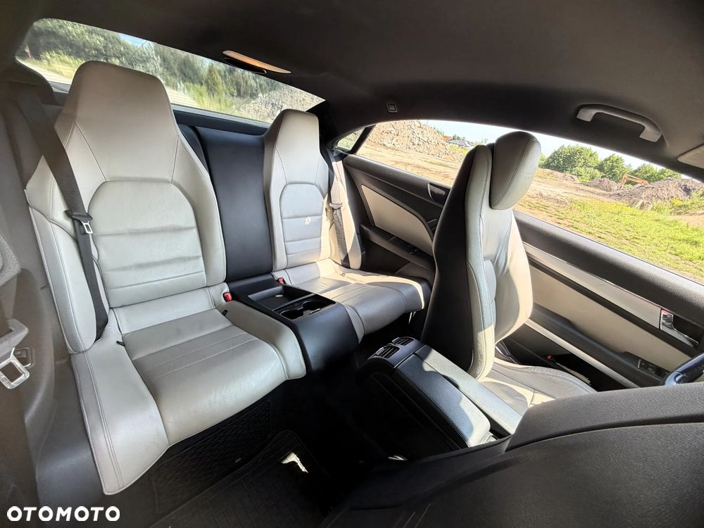 Mercedes-Benz Klasa E 250 CDI DPF BlueEFFICIENCY Automatik Elegance - 31