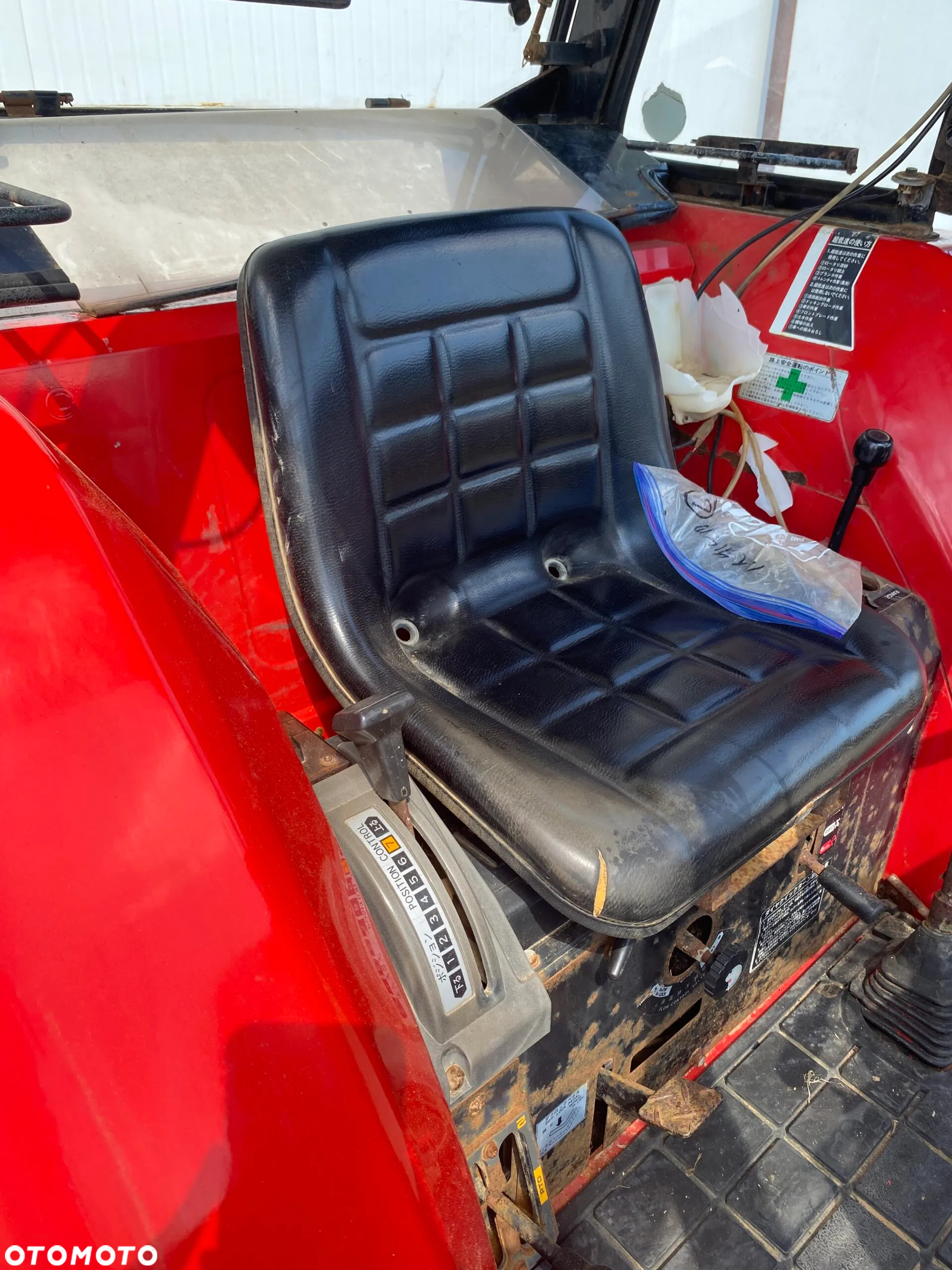 Mitsubishi MT33 - 6