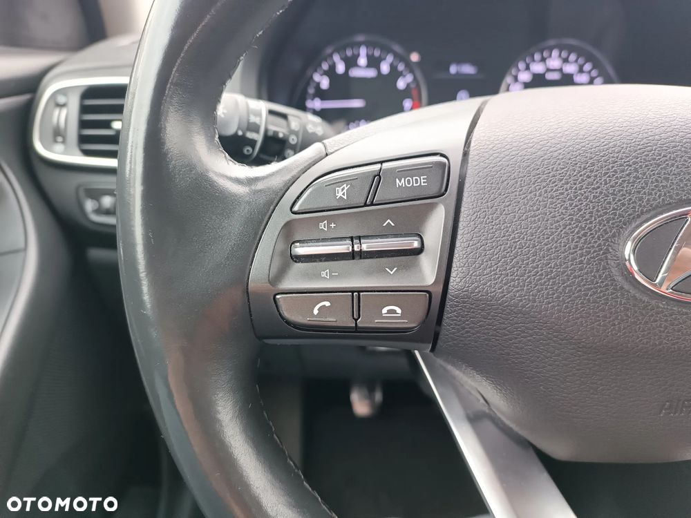 Hyundai i30 1.5 DPI Classic + - 15