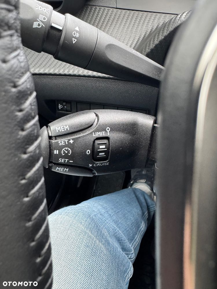 Peugeot 2008 PureTech 100 Allure - 31