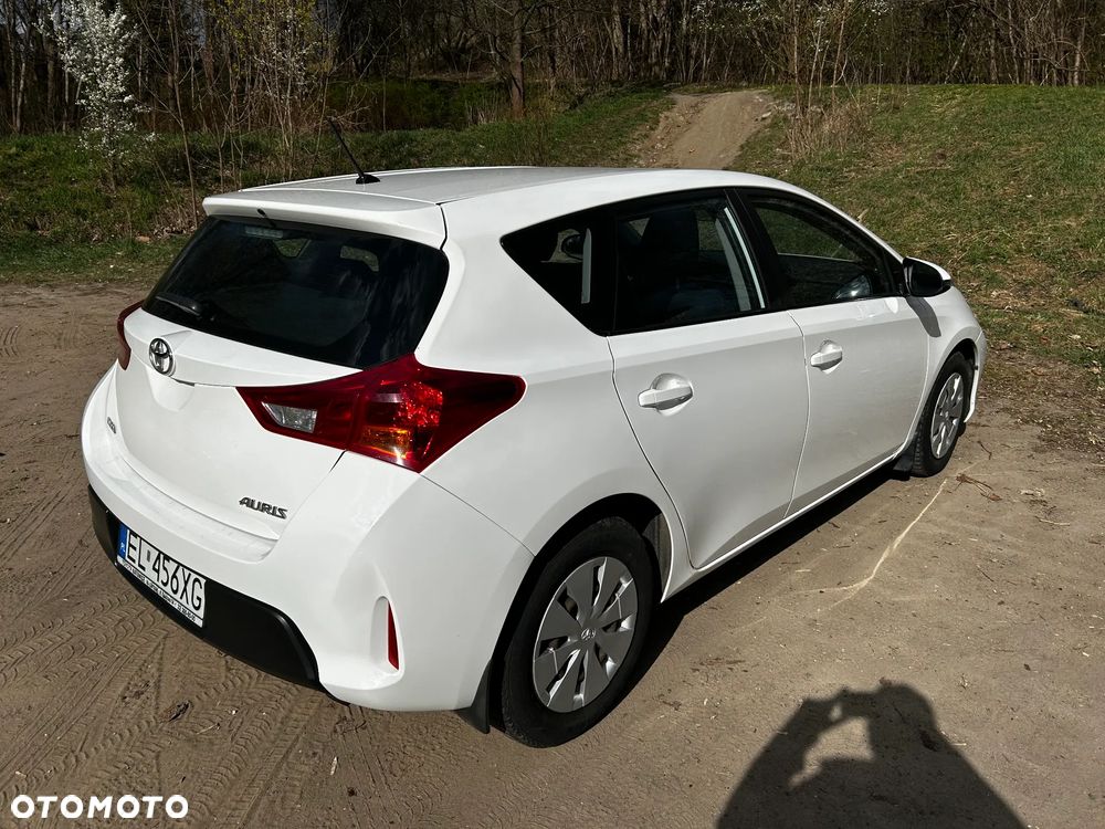Toyota Auris 1.33 VVT-i Active - 4