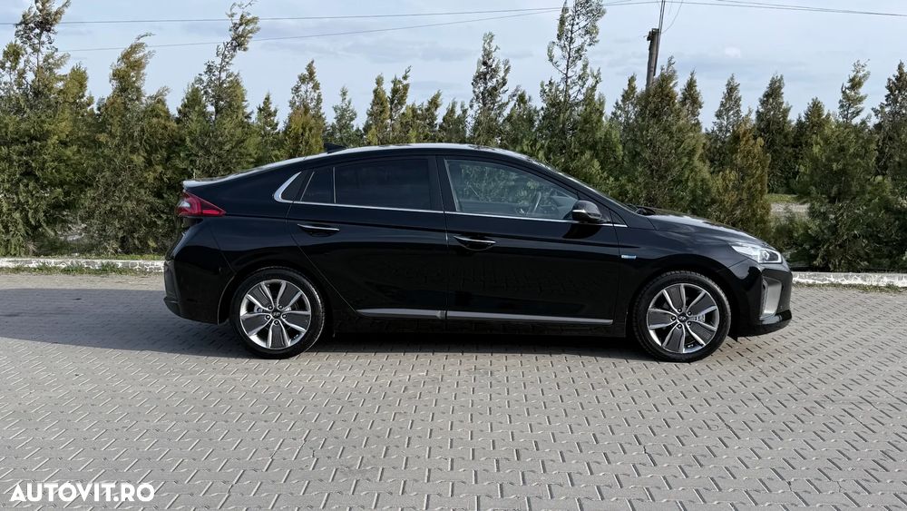 Hyundai IONIQ 1.6 GDI Premium - 4