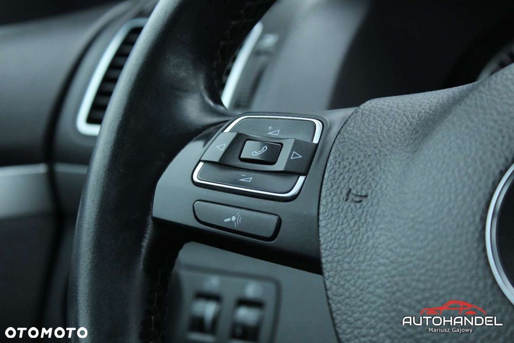 Volkswagen Touran - 10