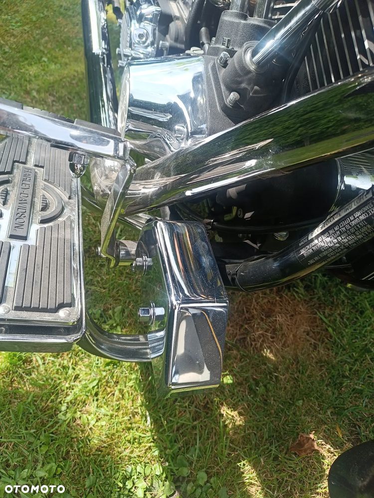 Harley-Davidson Softail Fat Bob - 30