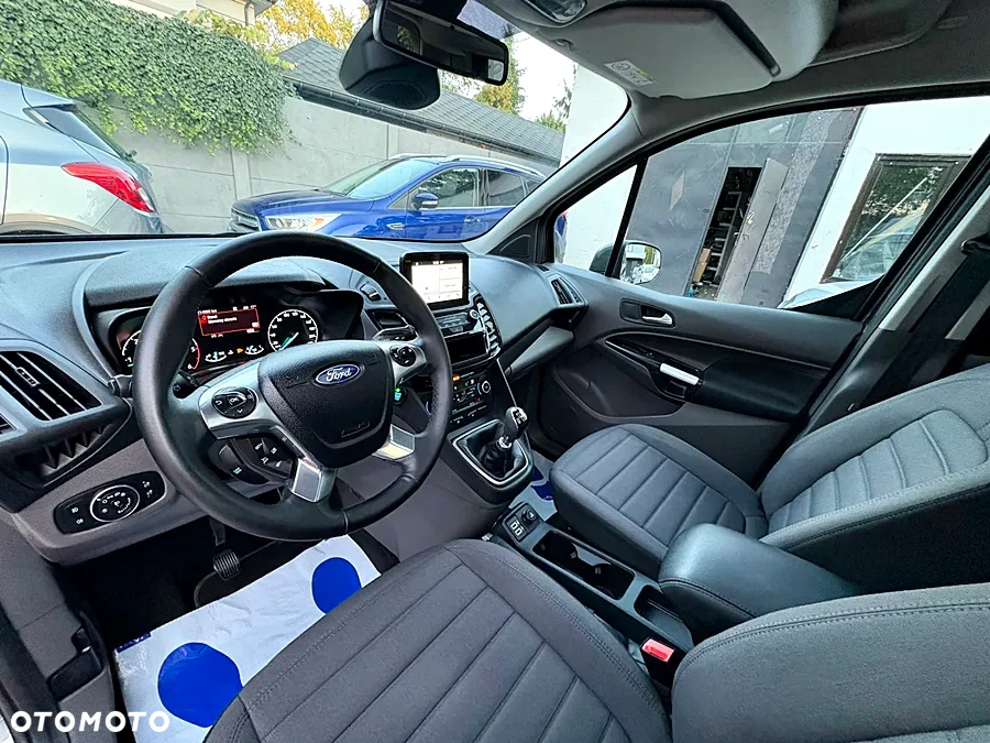 Ford Tourneo Connect Grand - 13
