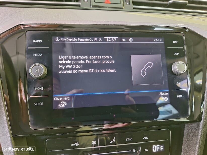 VW Passat Variant 2.0 TDi Business DSG - 23