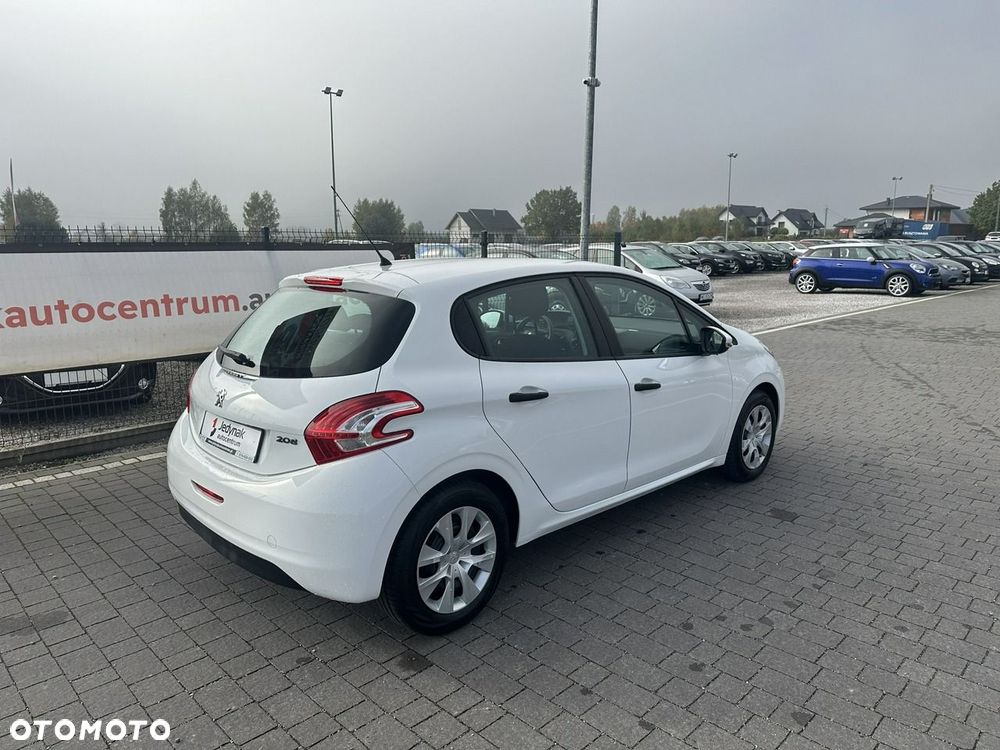 Peugeot 208 - 32