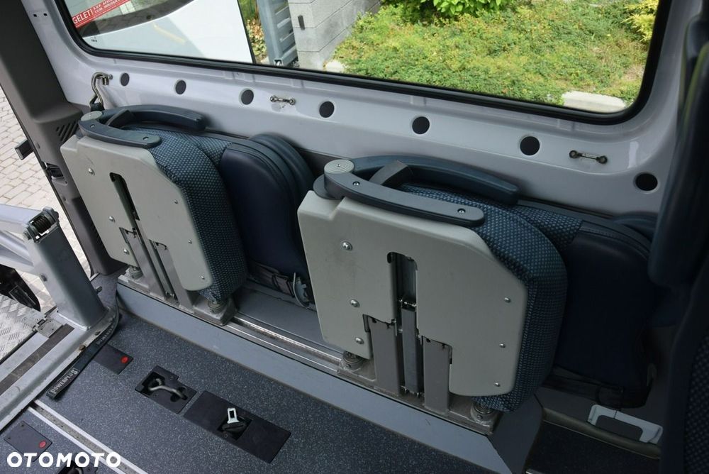 Mercedes-Benz Sprinter - 32