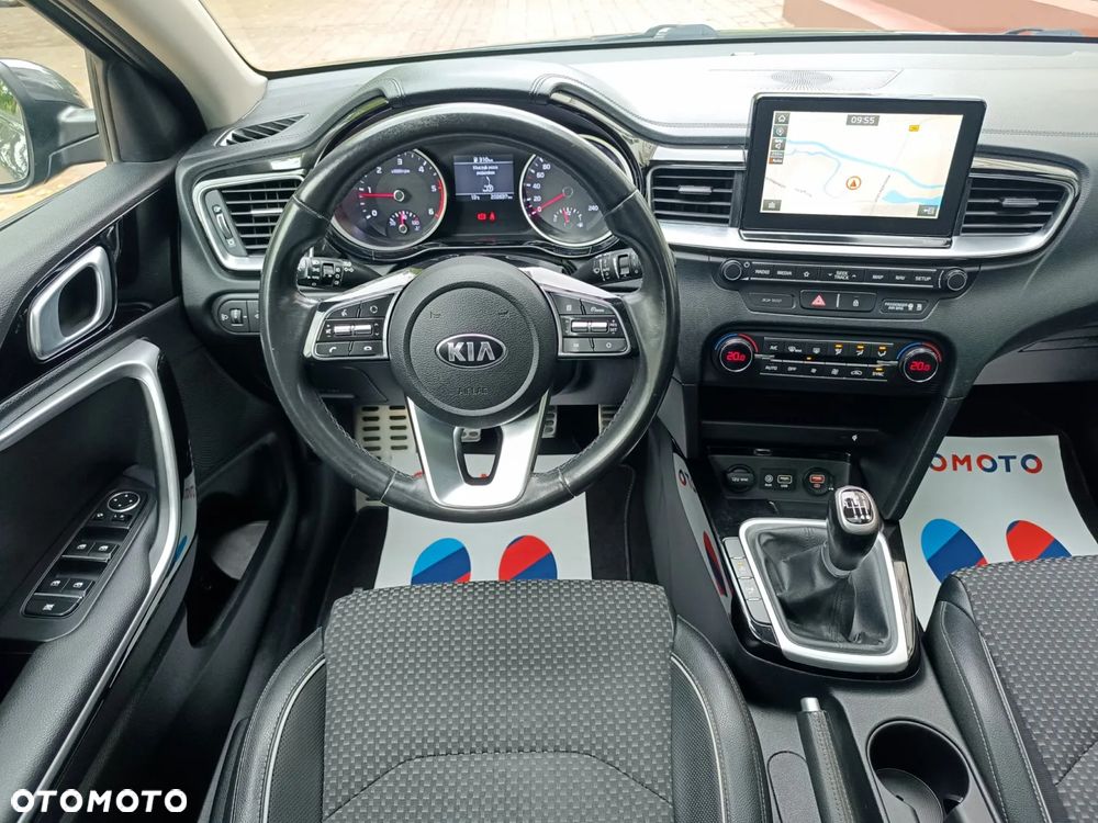 Kia Ceed 1.6 CRDi SCR L Business Line Plus - 29