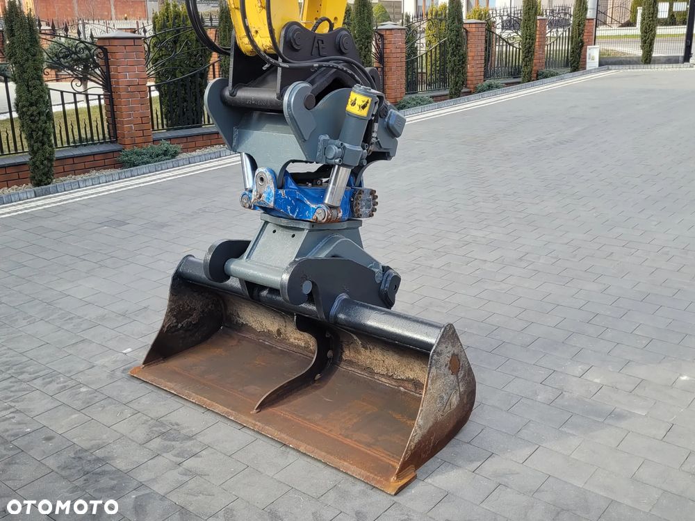 Yanmar B110W / ROTOTILT ze szczypcami / przyczepa / - 16
