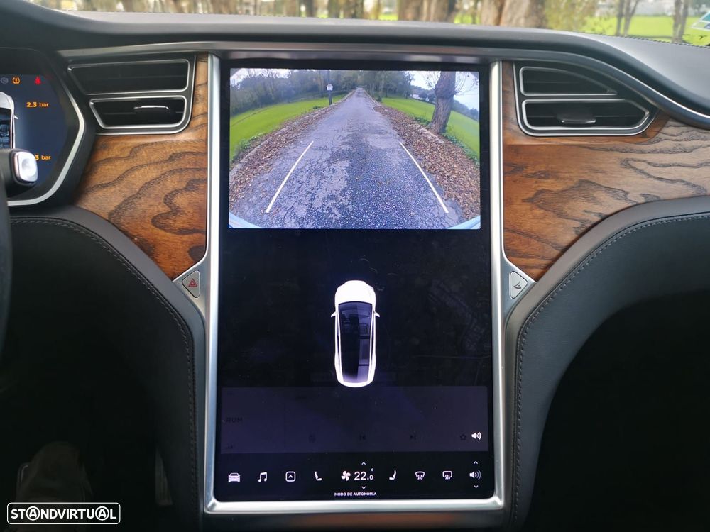 Tesla Model X 100D - 16