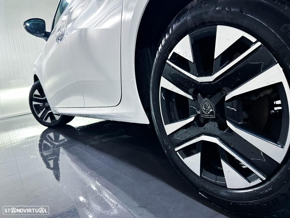 Peugeot 208 1.2 Hybrid Allure e-DCS6 - 8