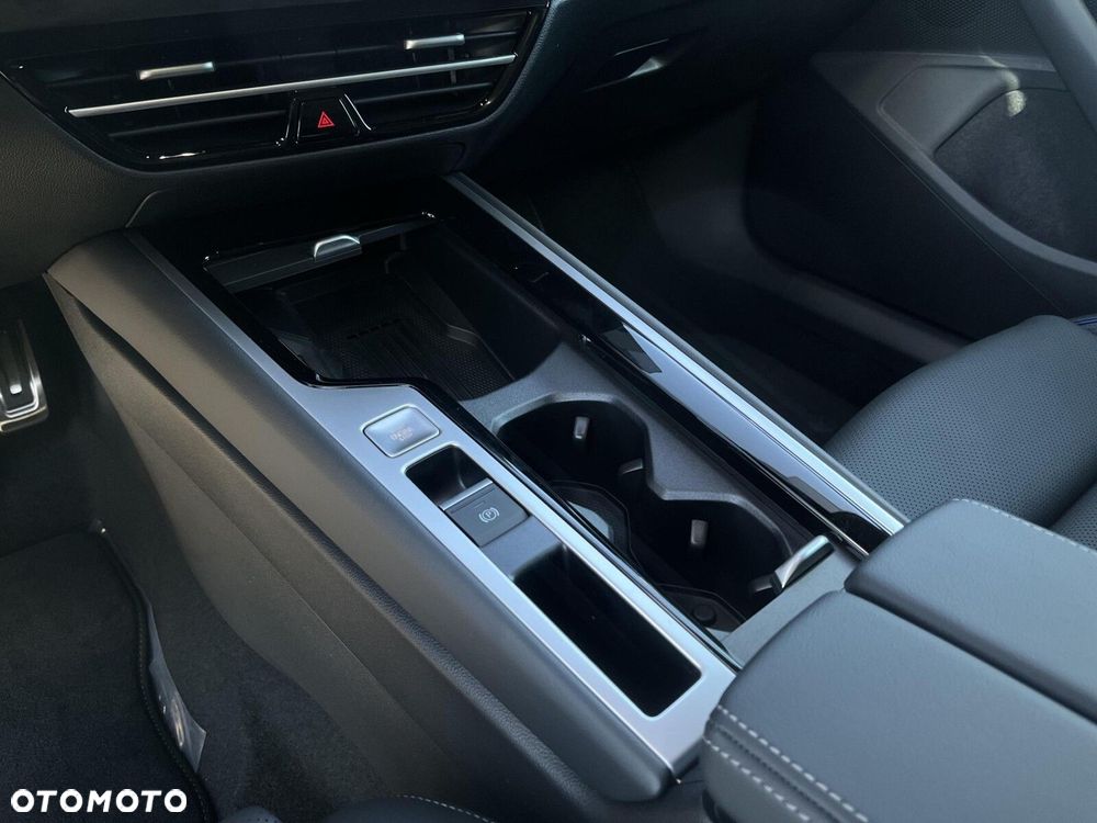 Volkswagen Passat 2.0 TSI 4Mot R-Line Plus DSG - 27