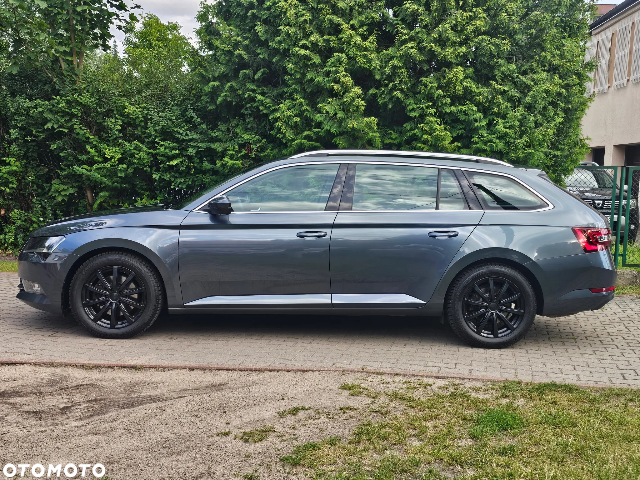 Skoda Superb 2.0 TDI DSG Premium Edition - 4