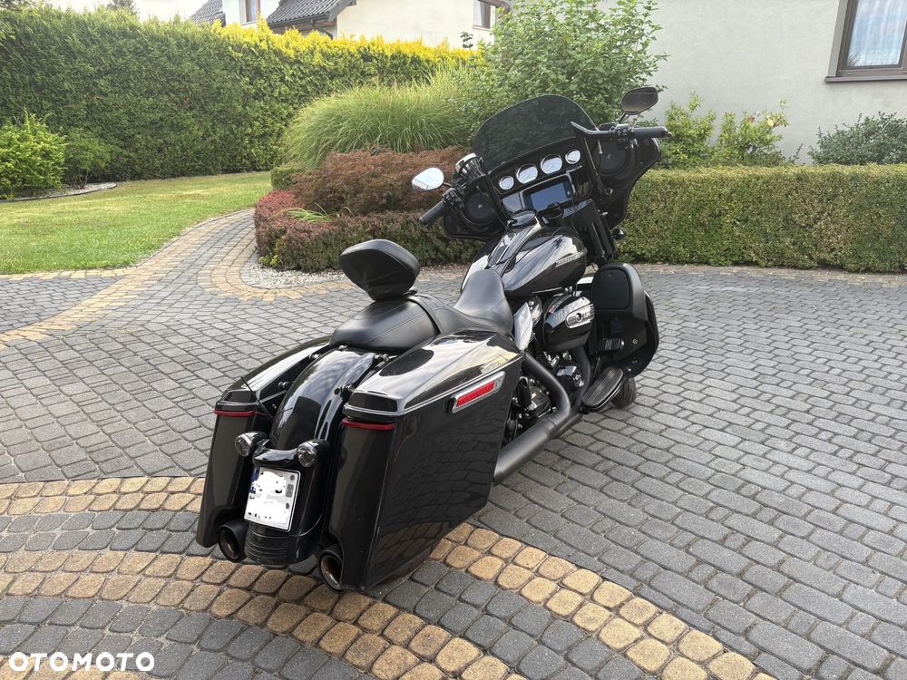 Harley-Davidson Touring Street Glide - 2