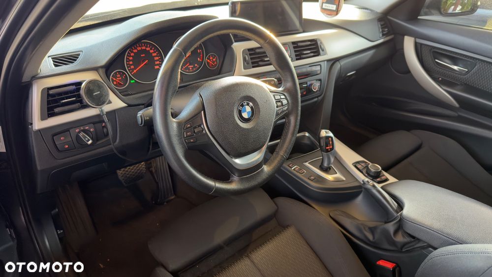 BMW Seria 3 320d - 6
