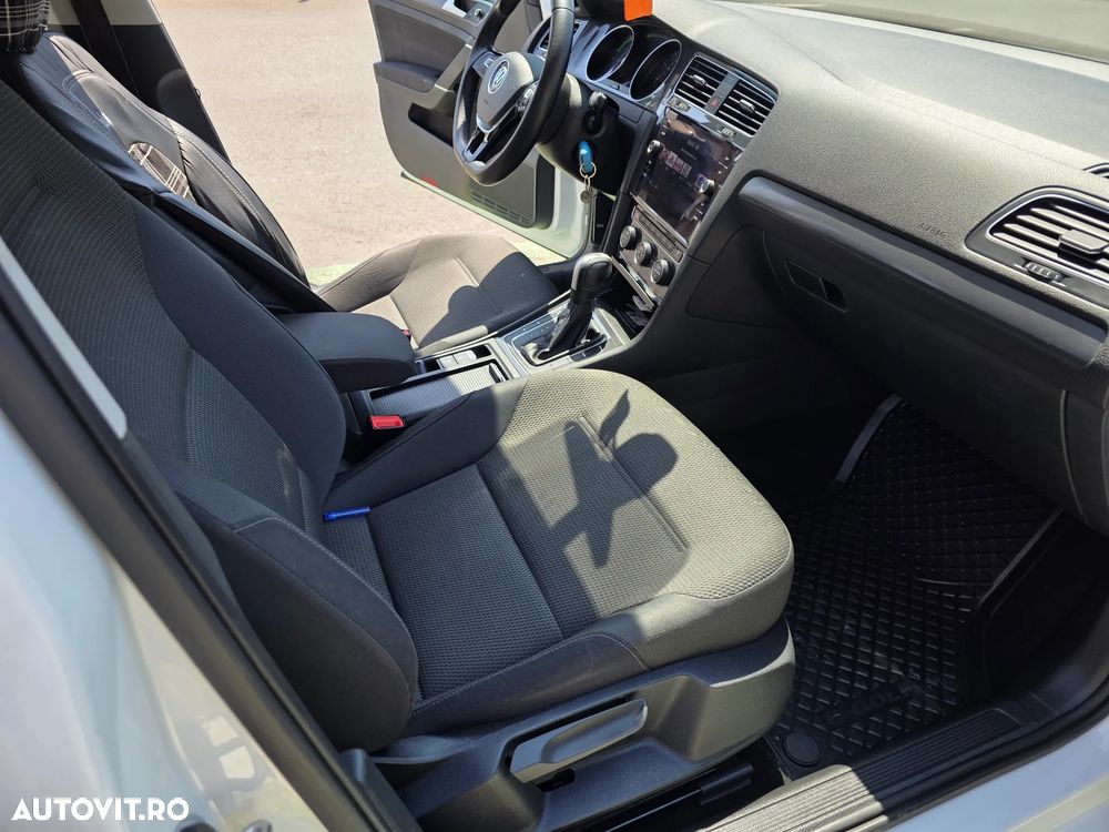 Volkswagen e-Golf ver-e--golf - 11