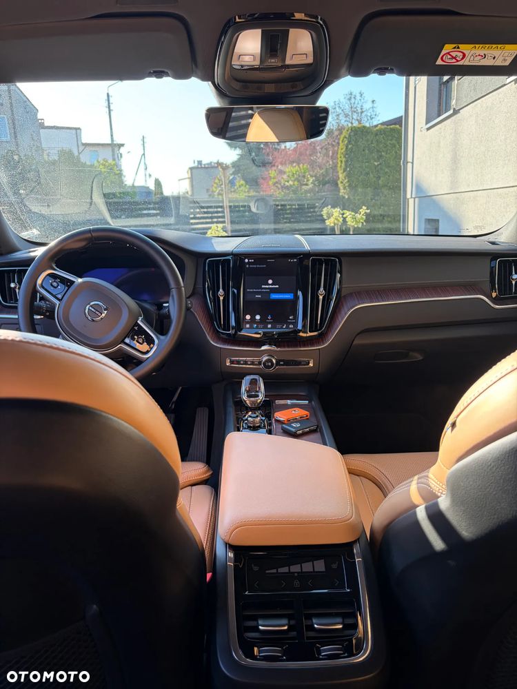 Volvo XC 60 B5 D AWD Ultimate Dark - 7