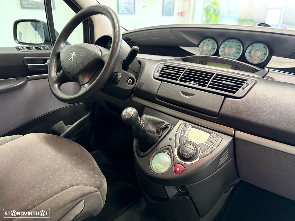 Peugeot 807 HDi 130 Tendance - 24