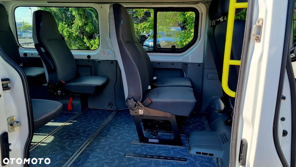 Renault Trafic - 13