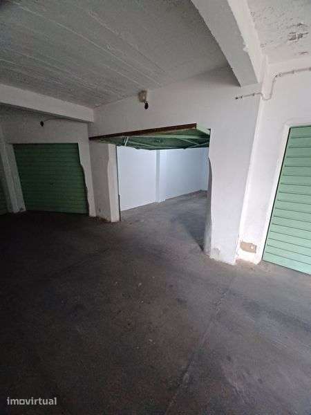 Arrenda-se Garagem Box / Armazém - Grande imagem: 3/6