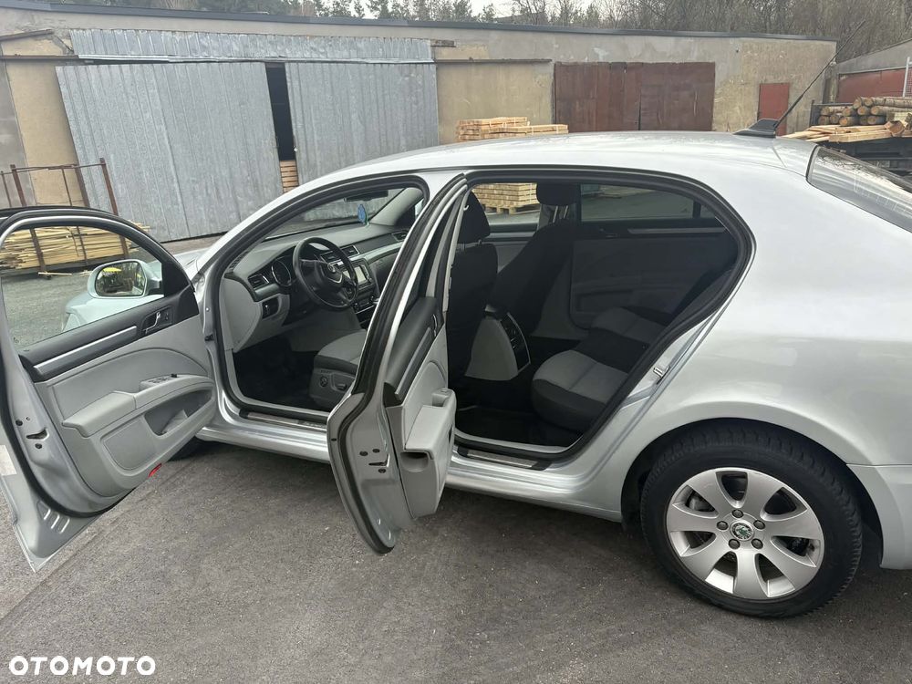 Skoda Superb 2.0 TDI Ambition DSG - 10