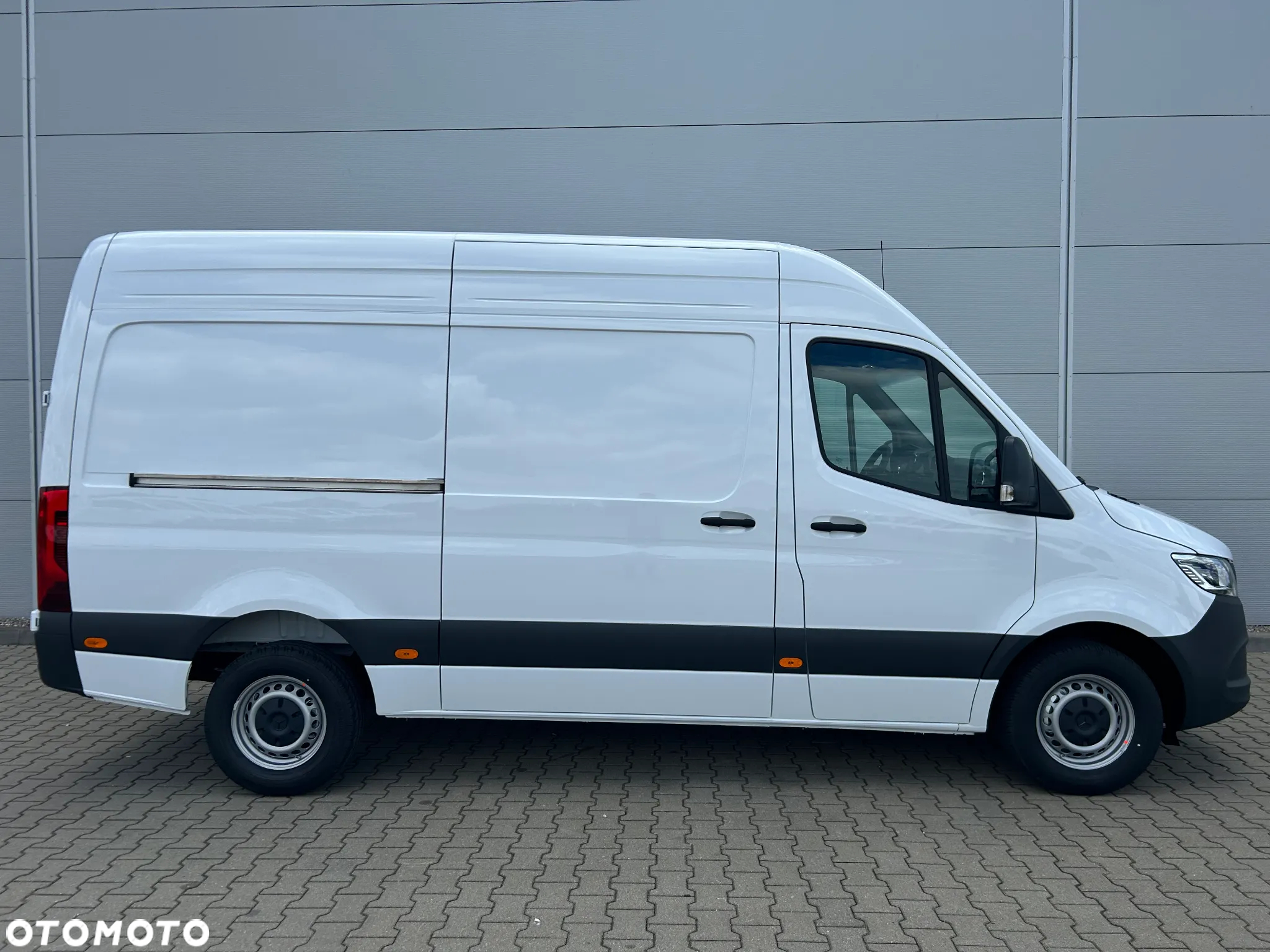 Mercedes-Benz SPRINTER 317 CDI FURGON STANDARD - 8