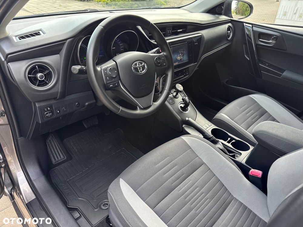 Toyota Auris Hybrid 135 Premium - 12