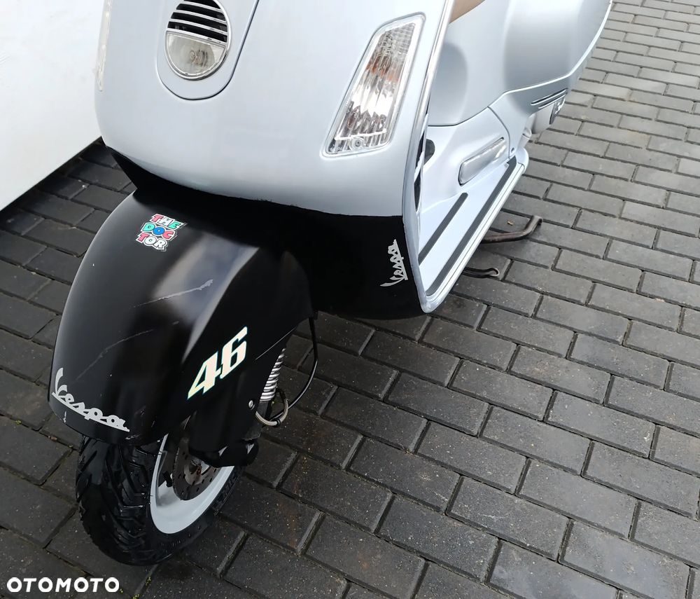 Piaggio Vespa - 10