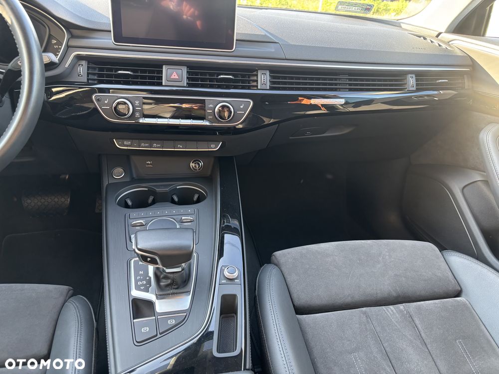 Audi A4 Limousine 45 TFSI Quattro S tronic - 12