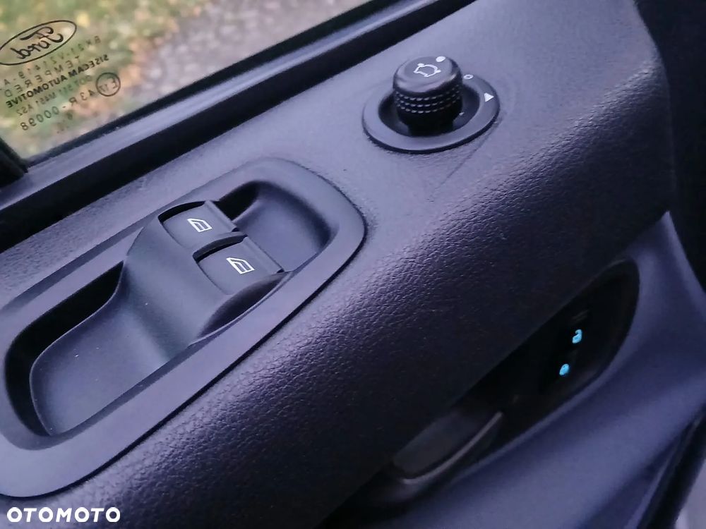 Ford TRANSIT CUSTOM - 20