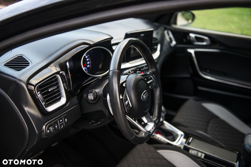 Kia ProCeed 1.4 T-GDI GT Line DCT - 17