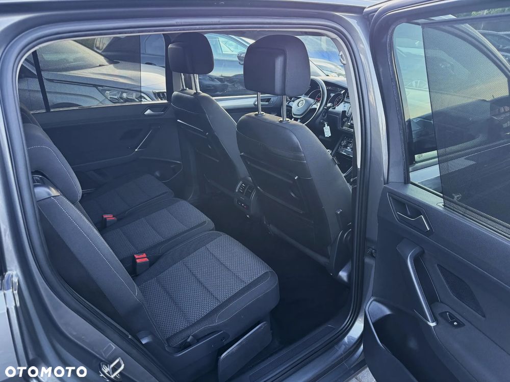 Volkswagen Touran 2.0 TDI SCR Comfortline - 11