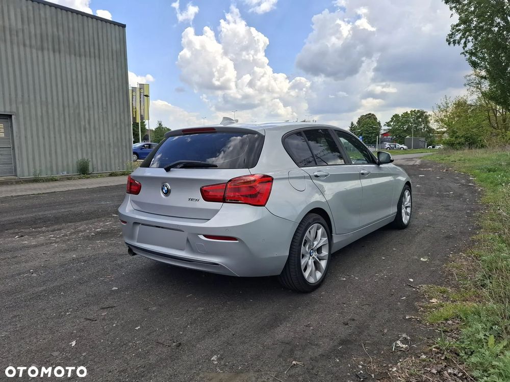 BMW Seria 1 118i - 4