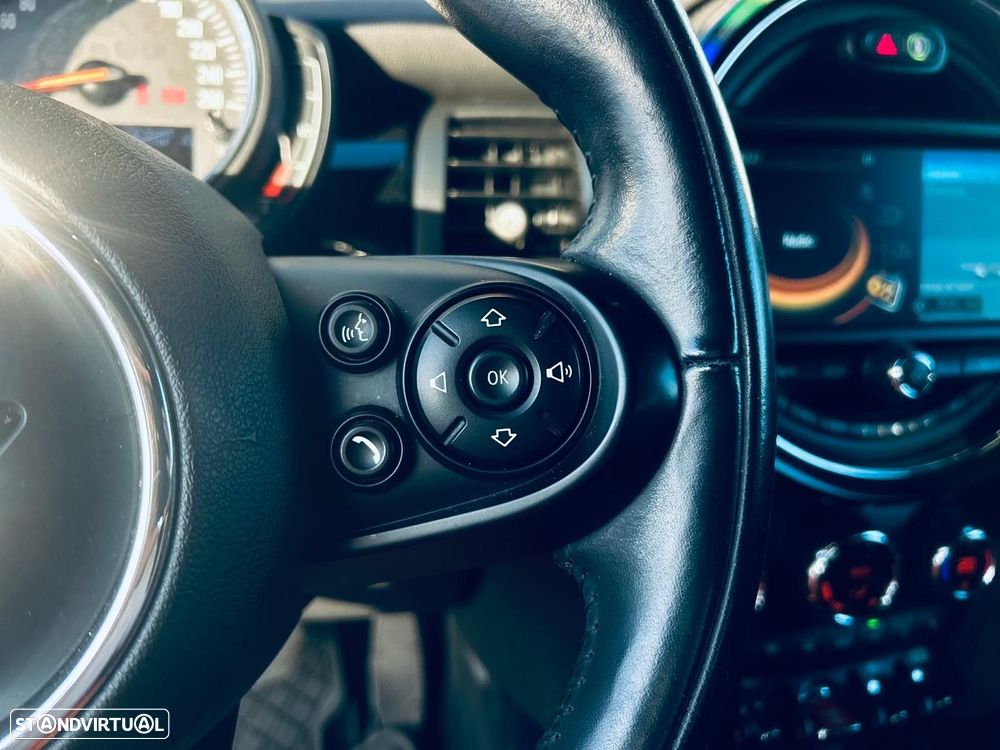 MINI 5 Portas Cooper SD Auto - 29