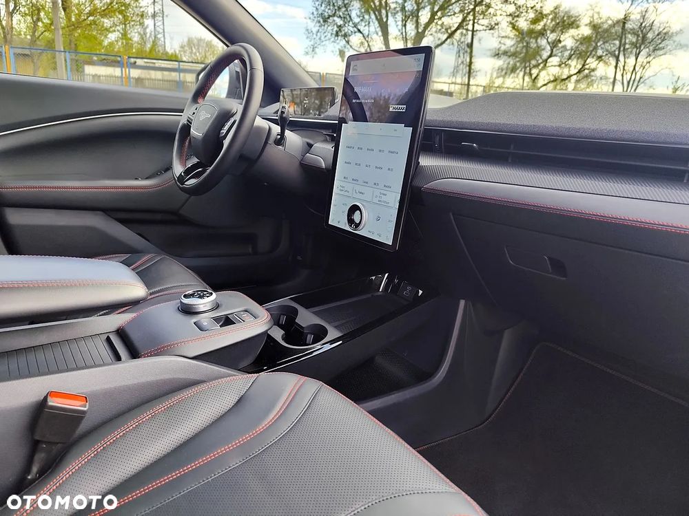 Ford Mustang Mach-E AWD PREMIUM - 12