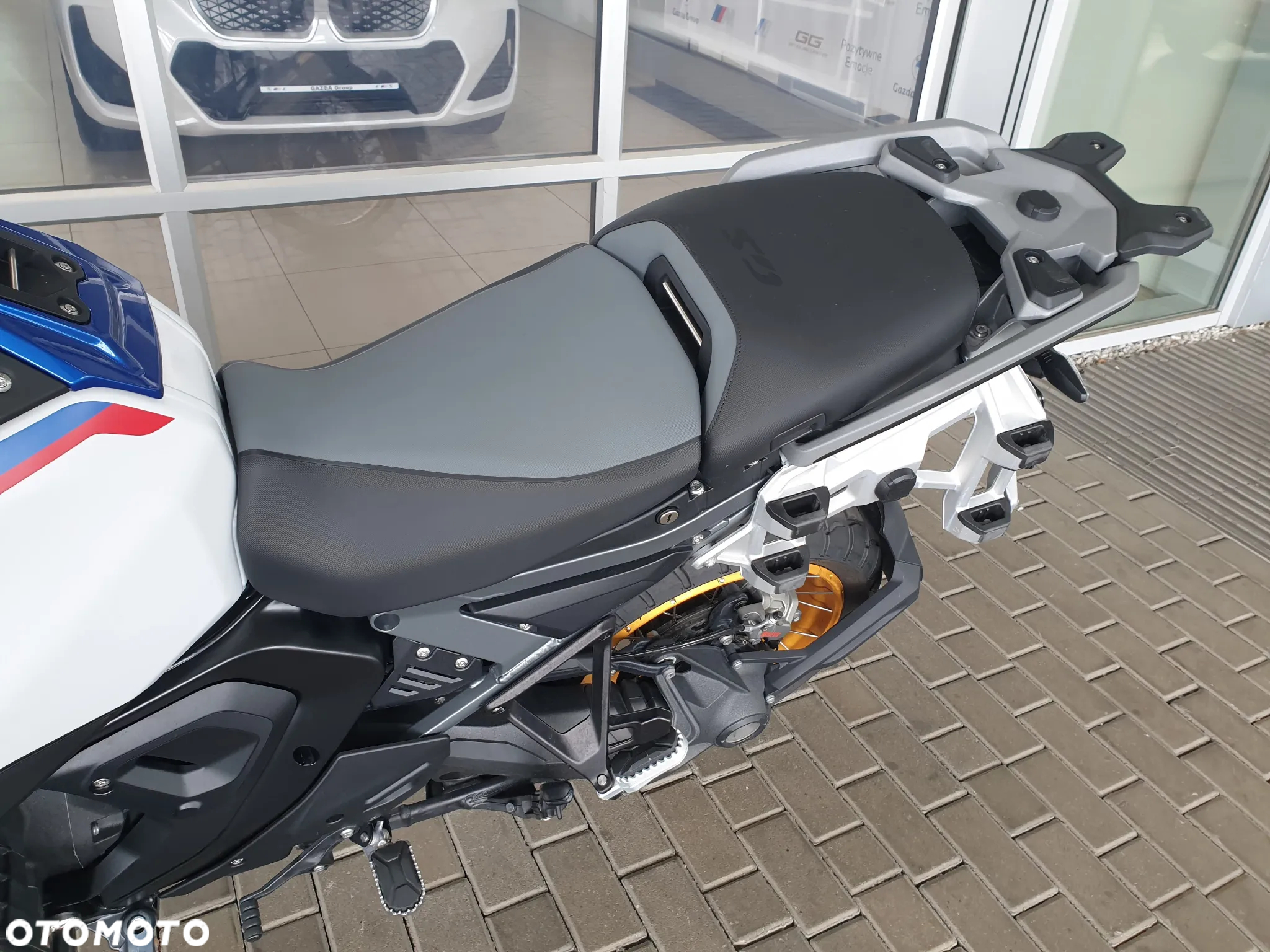 BMW R - 12