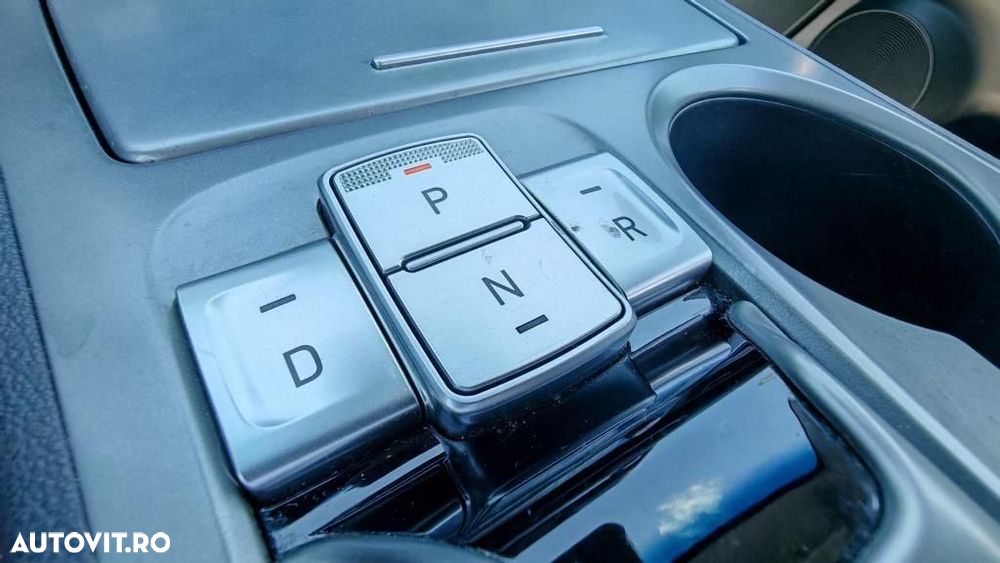 Hyundai KONA - 14