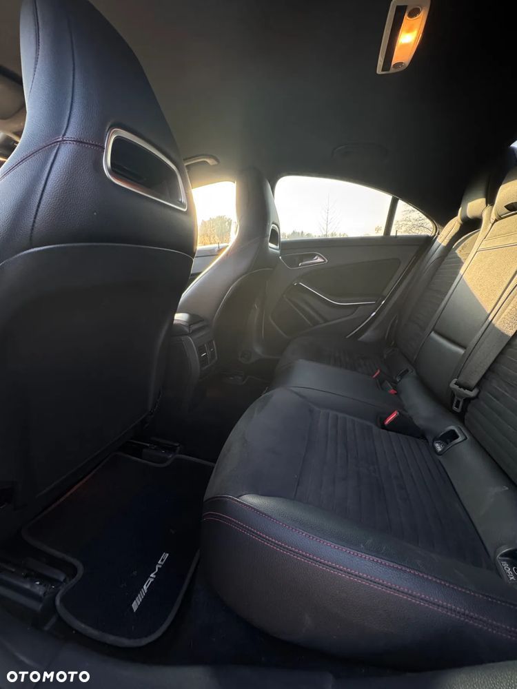 Mercedes-Benz CLA AMG 45 4-Matic - 12
