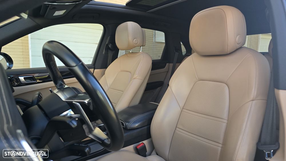 Porsche Cayenne - 17