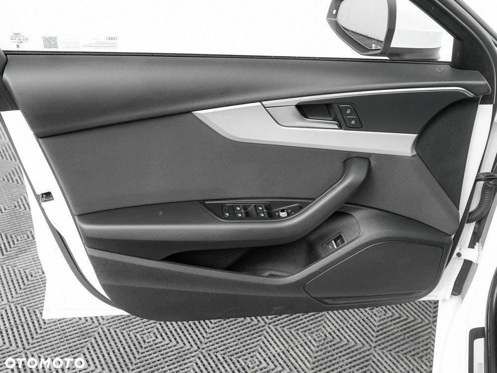 Audi A4 Limousine - 13