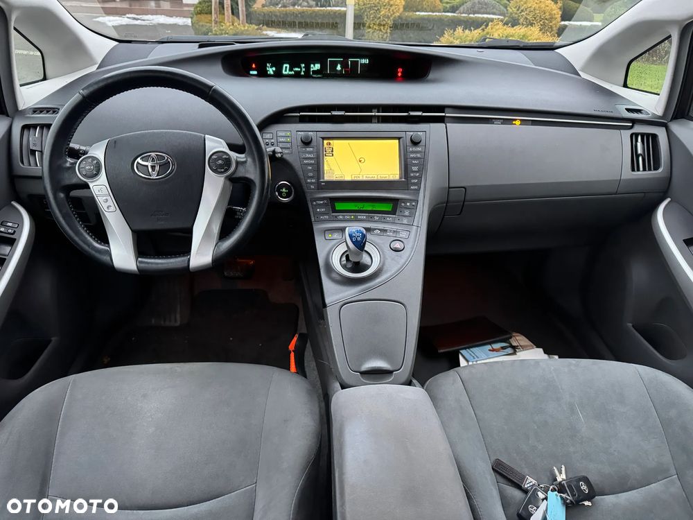 Toyota Prius (Hybrid) Comfort - 4