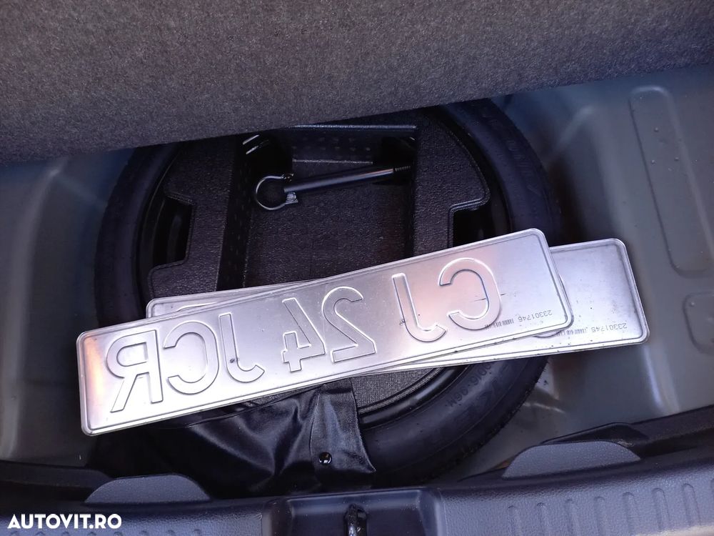 Toyota Yaris 1.5 VVT-i HSD Dynamic - 15