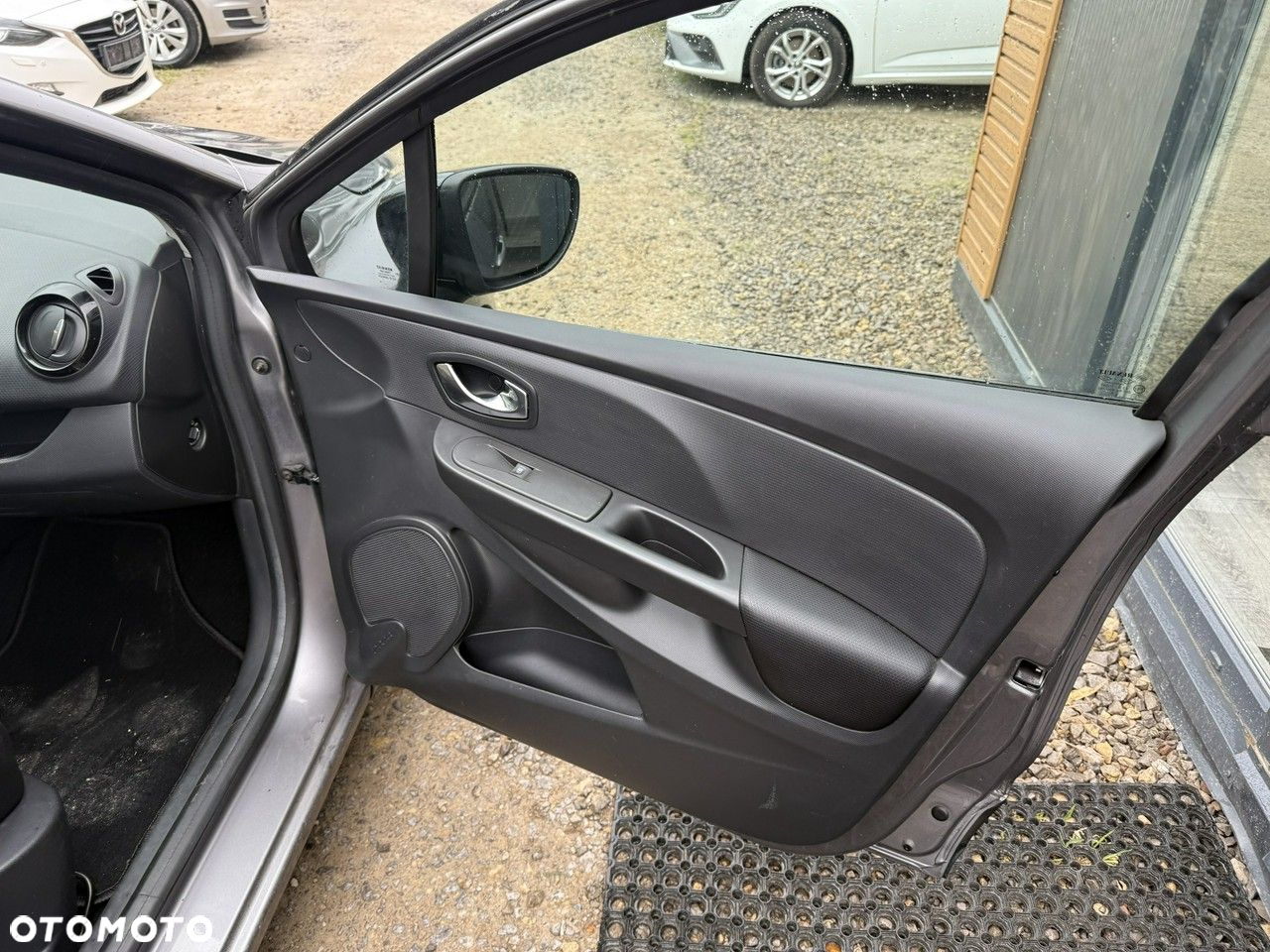 Renault Clio - 16