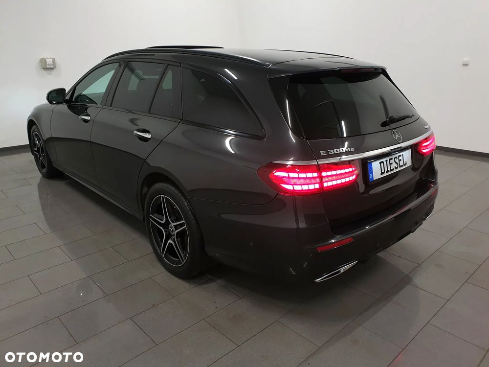 Mercedes-Benz Klasa E 300 de 4Matic 9G-TRONIC AMG Line - 4