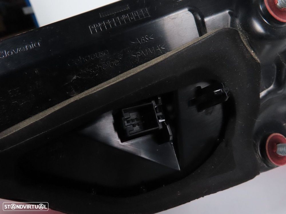 Farolim da mala LED Esquerdo Usado / Original AUDI Q3 (F3B) 83A945093 - 3