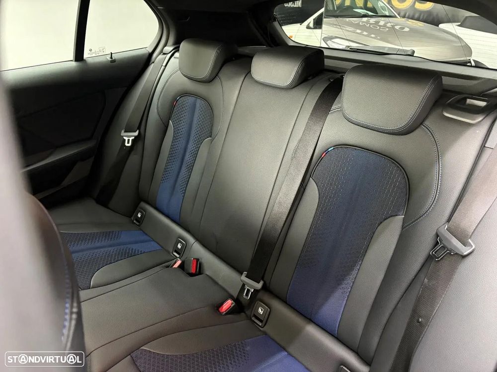BMW 116 d Pack Desportivo M Auto - 12