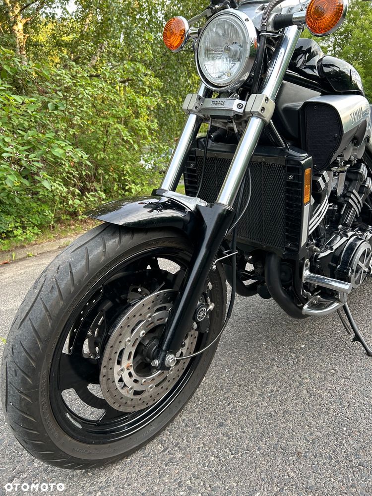 Yamaha V-MAX - 15